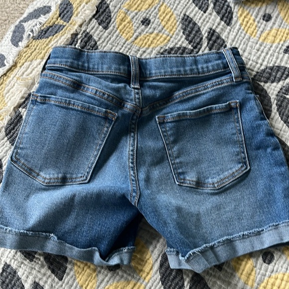 Old Navy bundle! 5 pairs of girls’ jeans shorts, size 12 - Picture 6 of 16